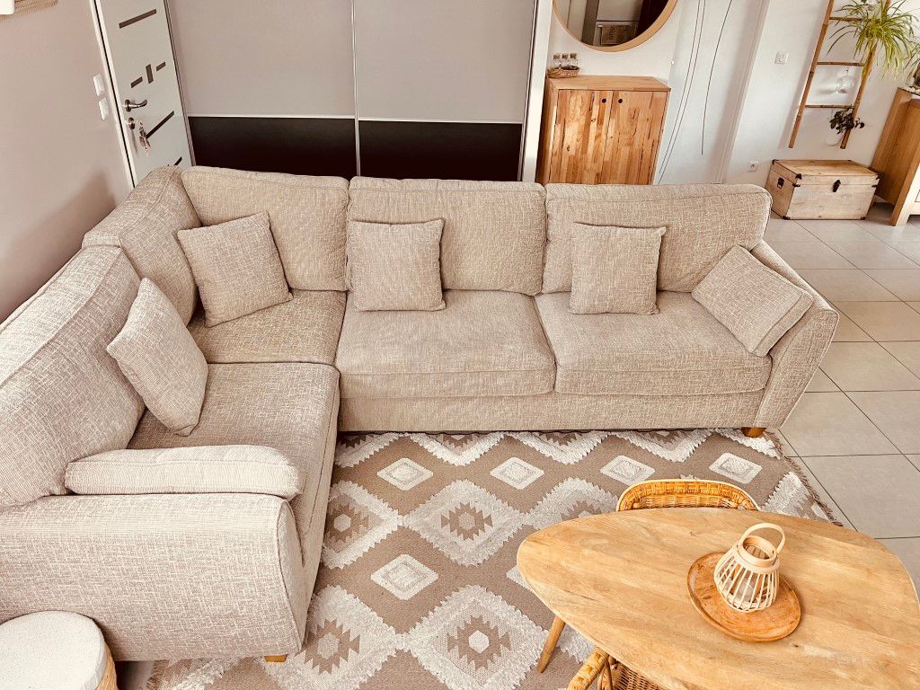 Oversized top corner sofa