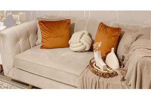 Dressing Your Sofa: The Rise of Capsule Styling with Accessories