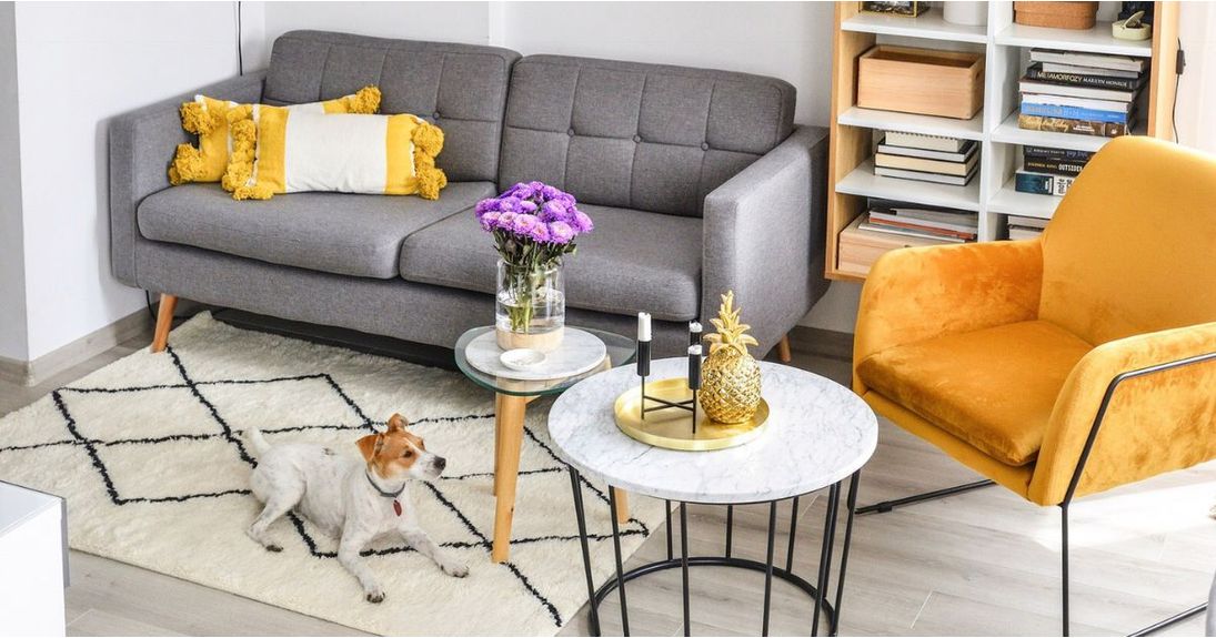 Sofas and armchairs on legs – pros and cons. Is it worth choosing this type of model for your living room?